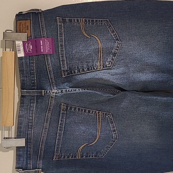 Levi Strauss Mid Rise Skinny Jeans - Picture 5 of 6